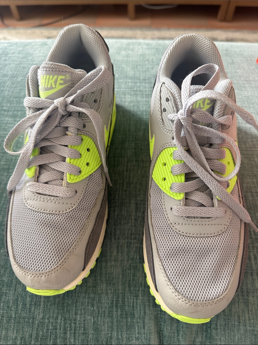 Nike Women's Gray and Neon Yellow Women's Sneakers (Air)